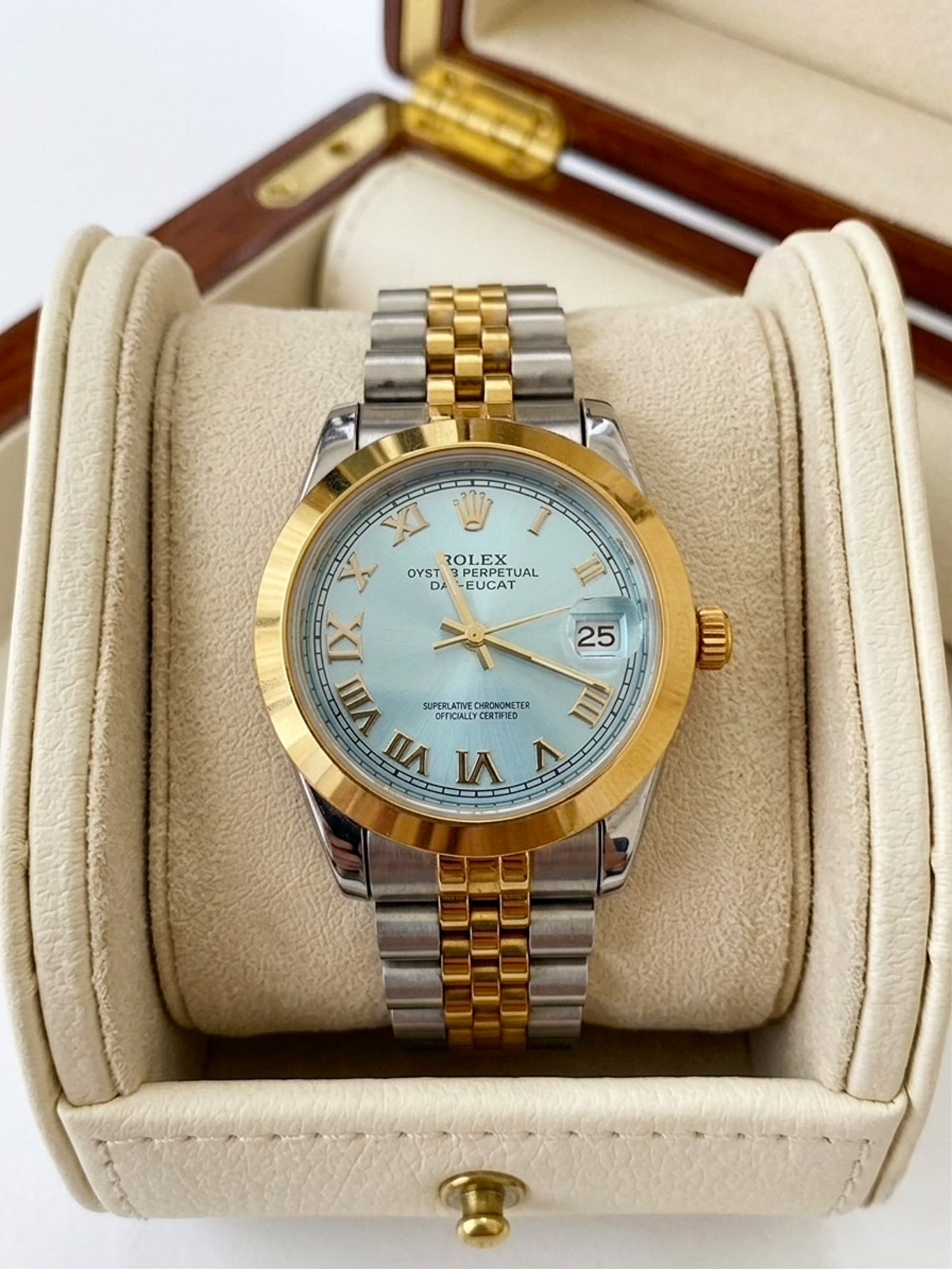 Montre femme élégante inspirée des grandes marques